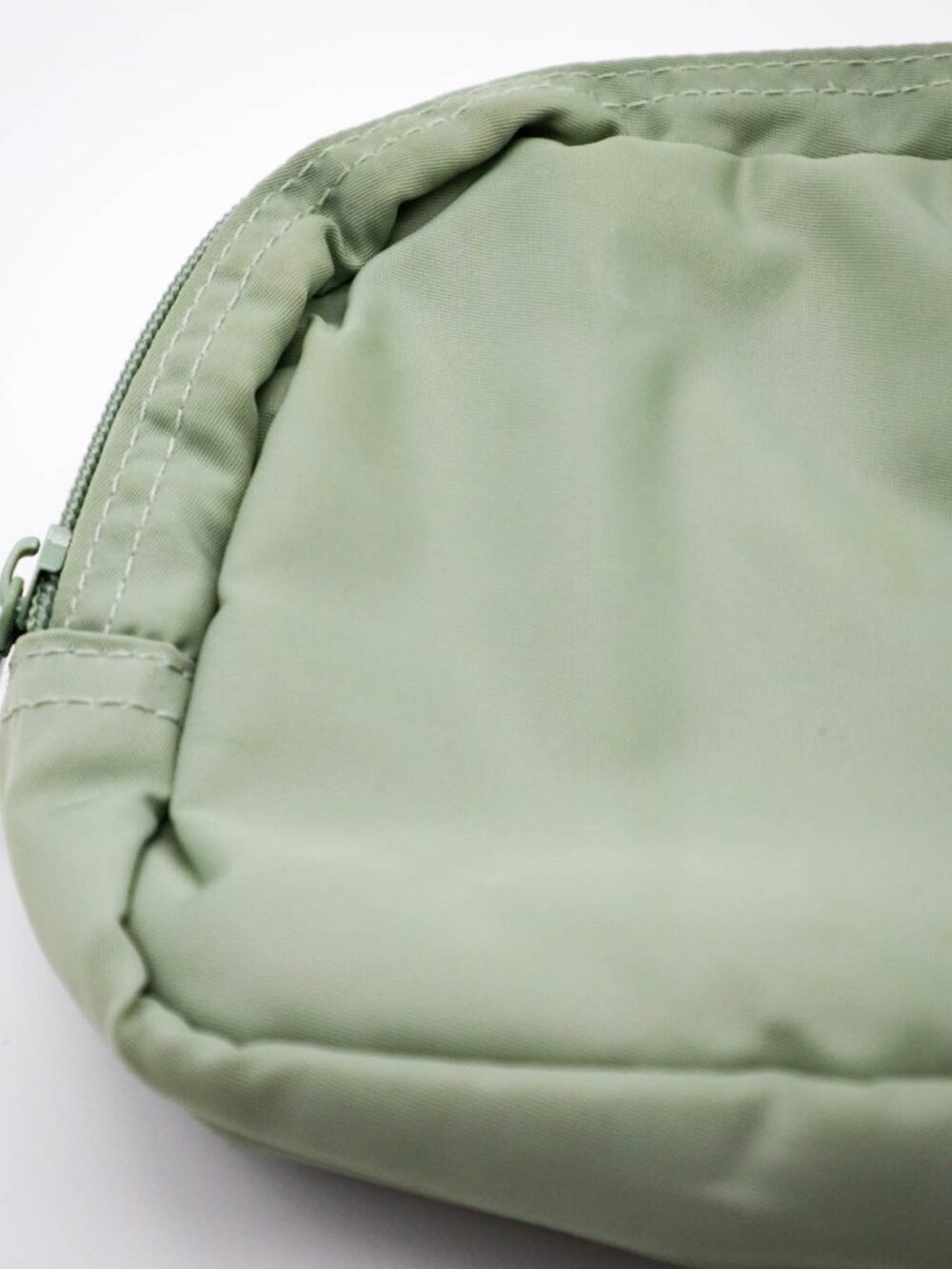 GAIAM Sidekick Waist Fanny Pack Belt Bag Sage Green Hiking Travel - Picture 2 of 6